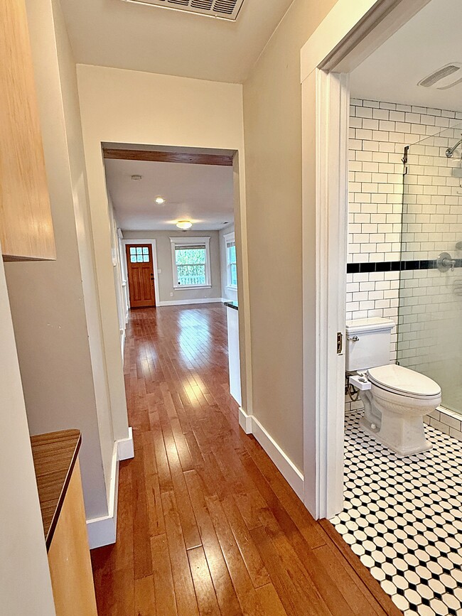 Building Photo - 3628 SE 49th Ave