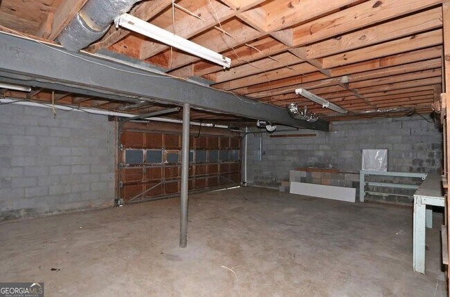 Building Photo - 4215 Fawn Ln SE