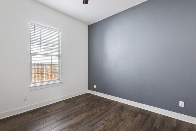 Building Photo - 534 Rigsby Ave