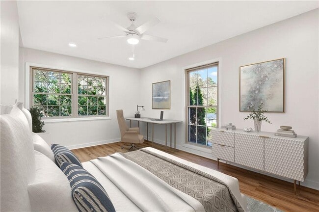 Building Photo - 2918 Highland Dr SE