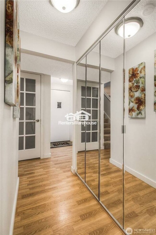 Building Photo - Spacious 3-Bedroom Townhome in Desirable C...