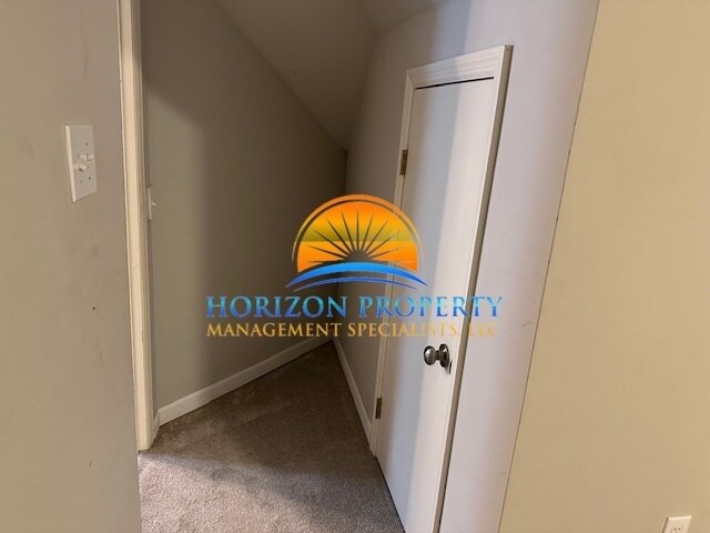 Building Photo - 127 Phantom Dr