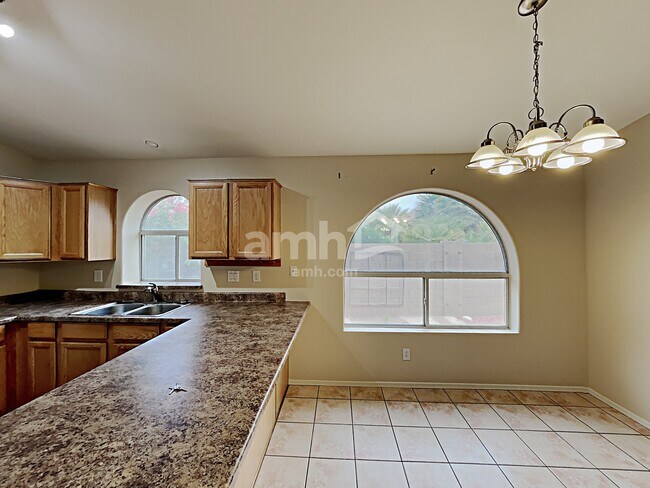 Building Photo - 12751 W Palm Ln