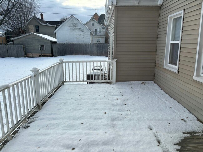 Building Photo - 99 Clinton St