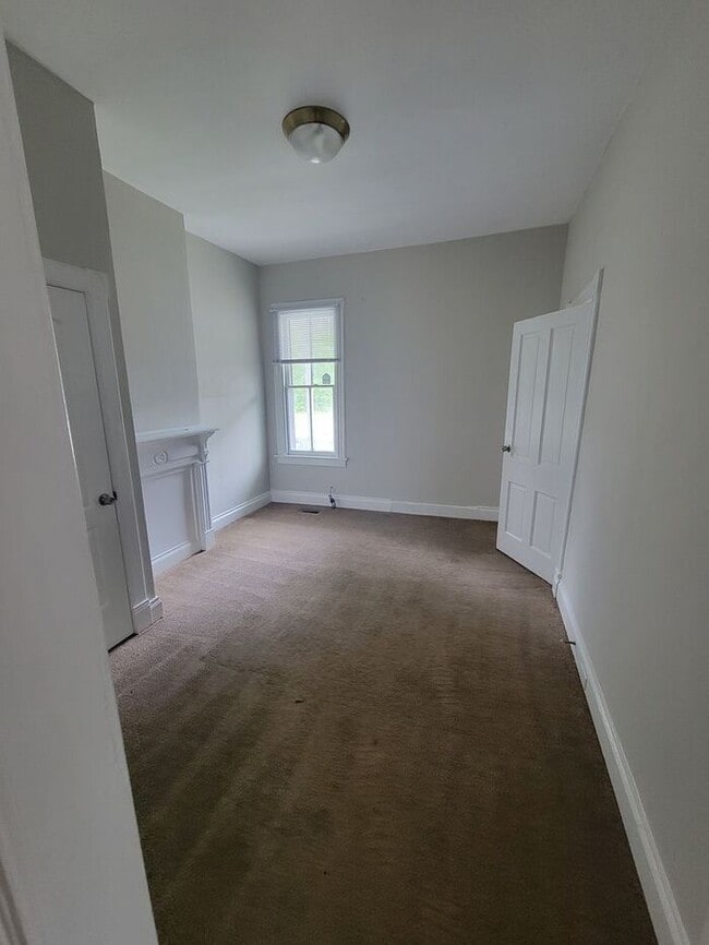 Building Photo - Cute Three Bedroom One and a Half Bath  Duplex in Historic Port Norfolk