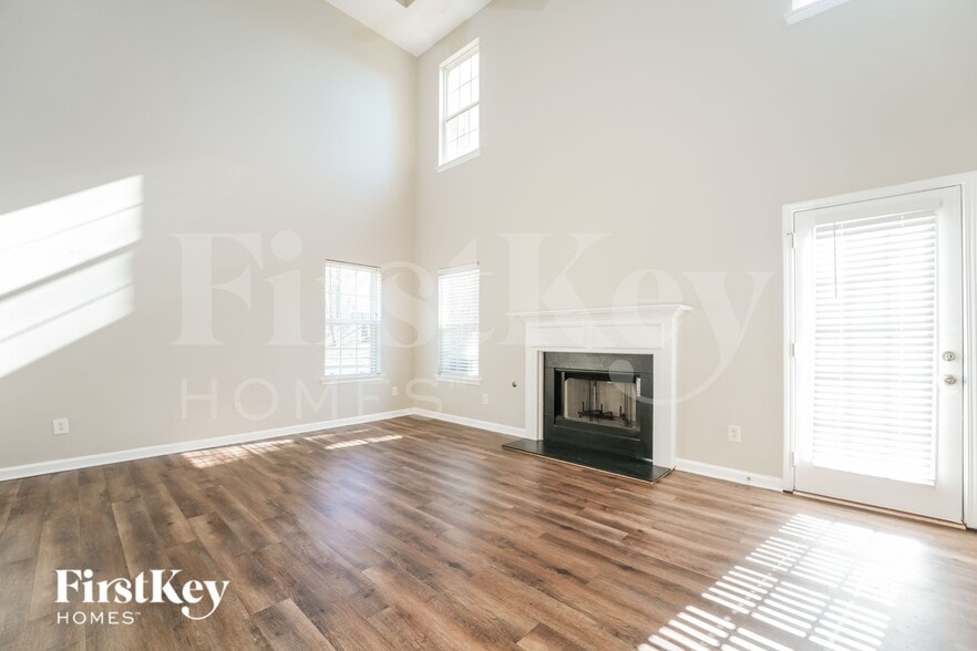 Building Photo - 5435 Yellow Pine Dr