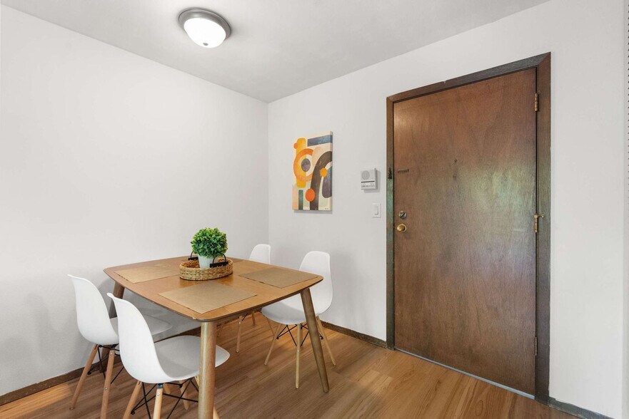 Building Photo - 2601 University Ave