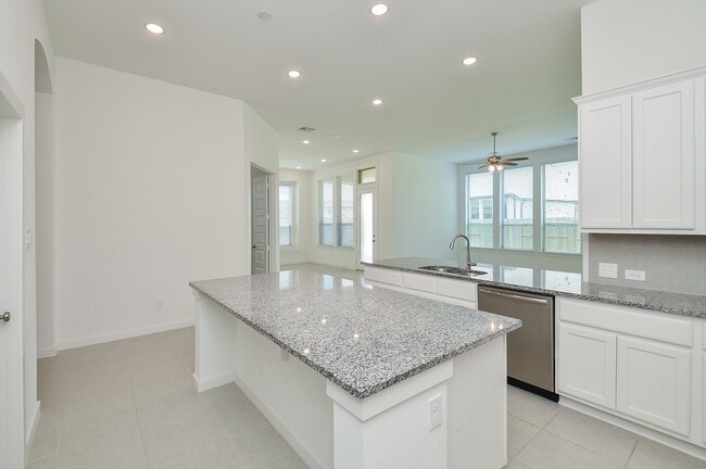 Building Photo - 23719 Sweeny Vly Dr