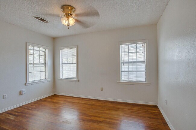 Building Photo - 2306 29th St