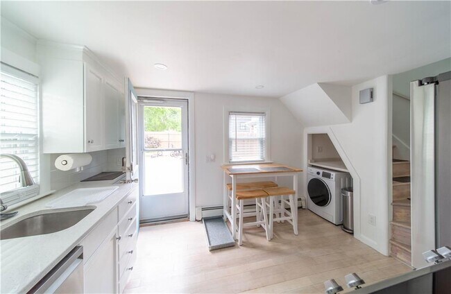 Building Photo - 85 Water St