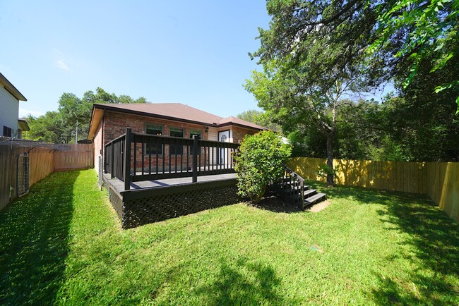 Building Photo - Wonderful Home in the Quiet Kingswood Heights Subdivision - Realtor Commission: $500