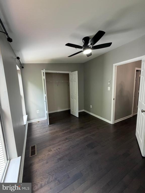Building Photo - 3423 Lindenwood Drive