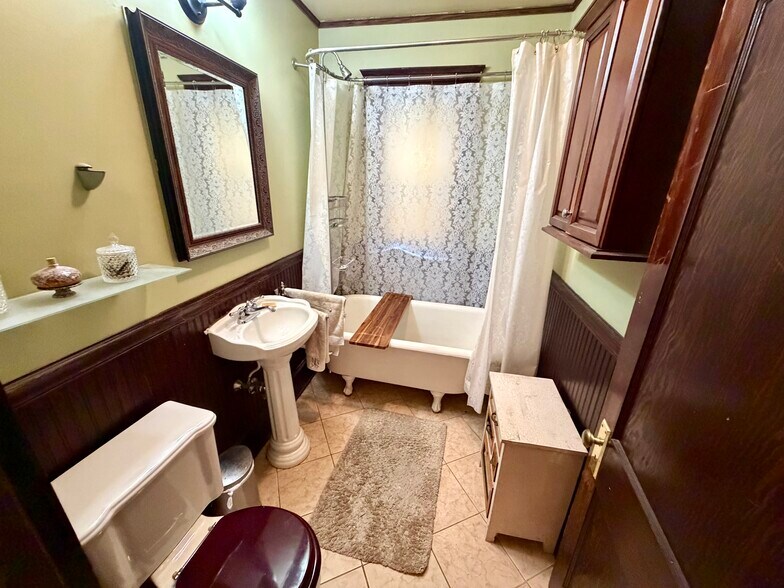 Building Photo - 33 High St