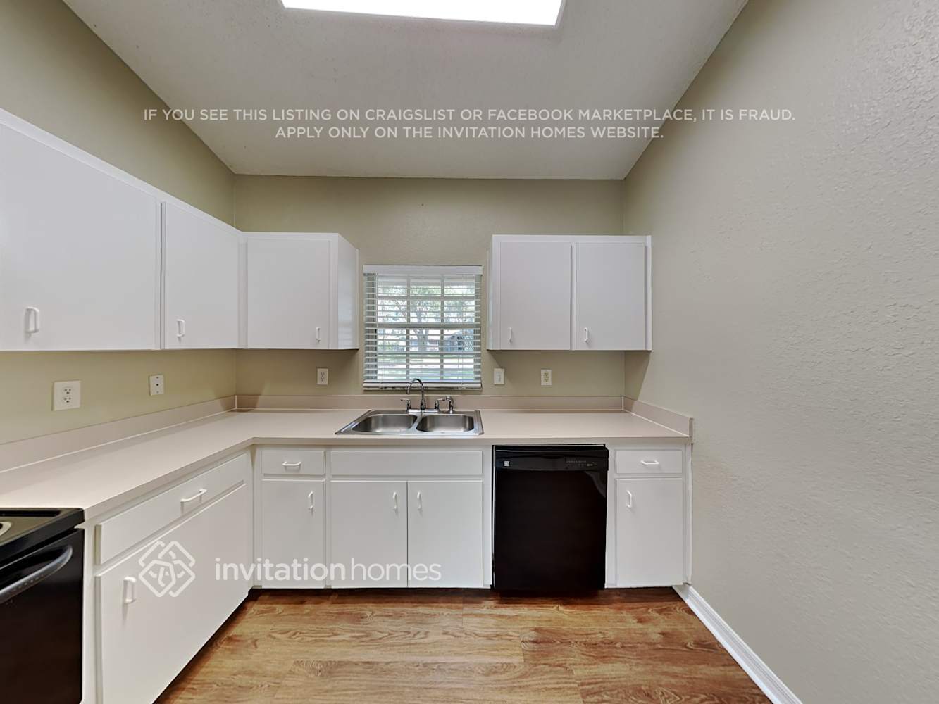 Building Photo - 3424 Diamond Terrace
