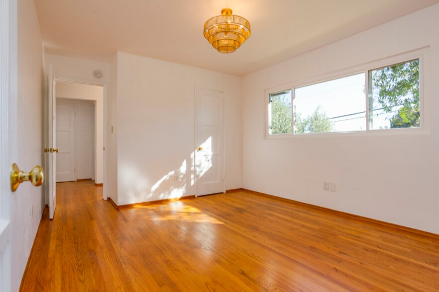 Building Photo - 634 Tarento Dr