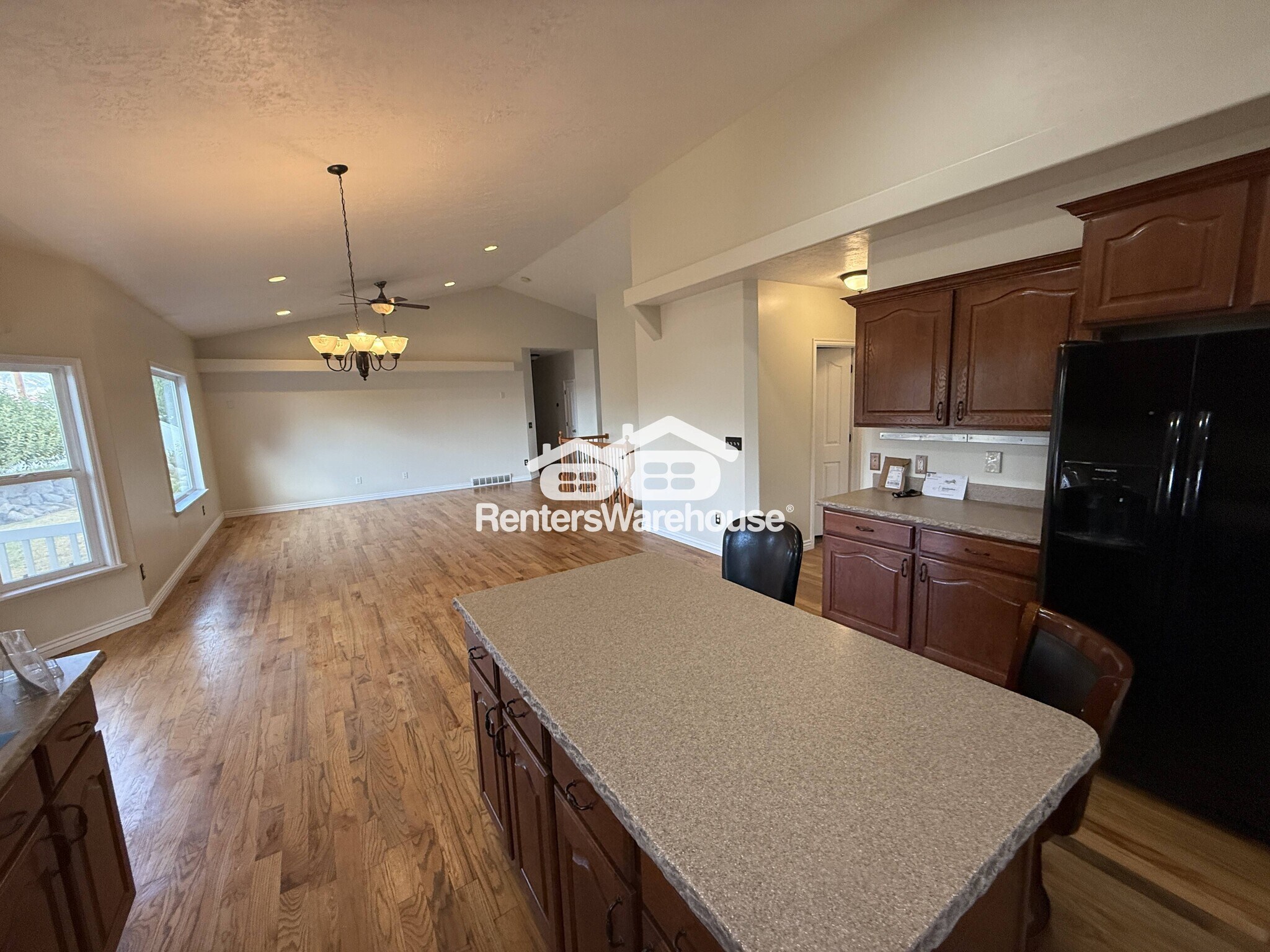 Building Photo - 1156 W 25 S