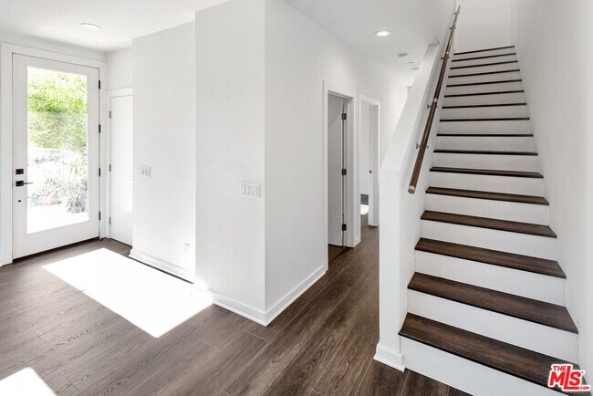 Building Photo - 26349 Fairside Rd