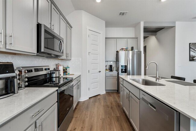 Building Photo - 308 Barton Run Dr