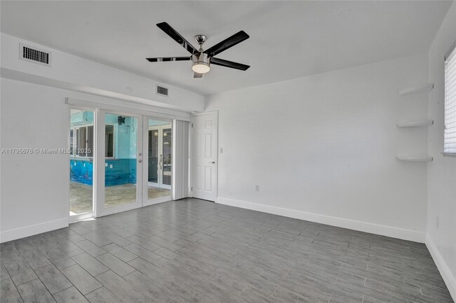 Building Photo - 9240 SW 54th St