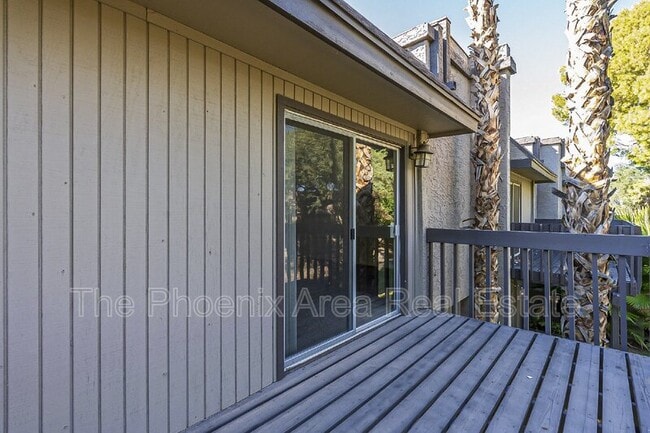 Building Photo - 2232 W Lindner Ave