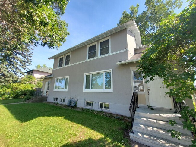 Primary Photo - 8814-8816 Hilton Street