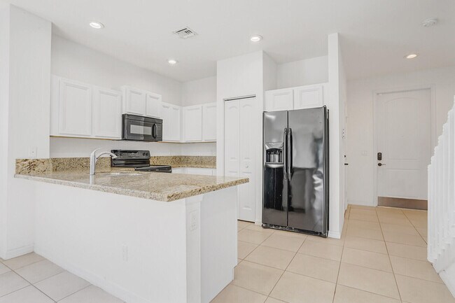 Building Photo - 1101 Vermilion Dr