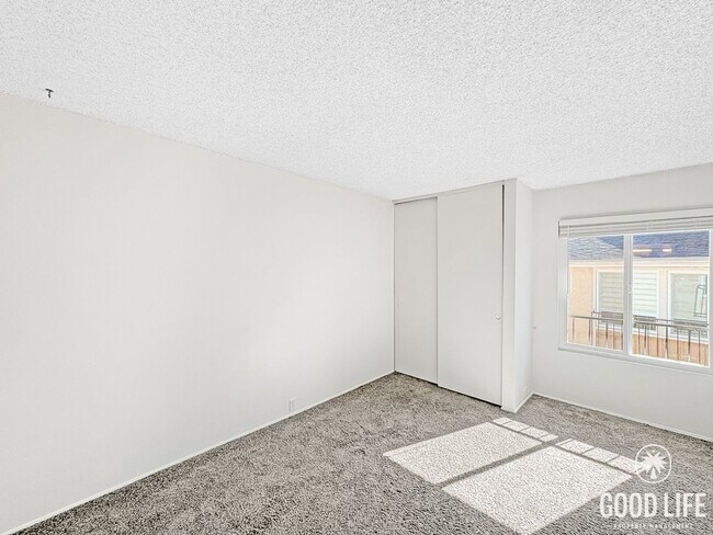 Building Photo - Brand-New Kitchen, Prime Location, Move-In Ready UTC Home