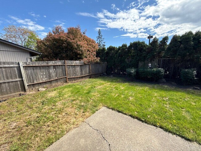 Building Photo - 4776 Buffalo Dr SE