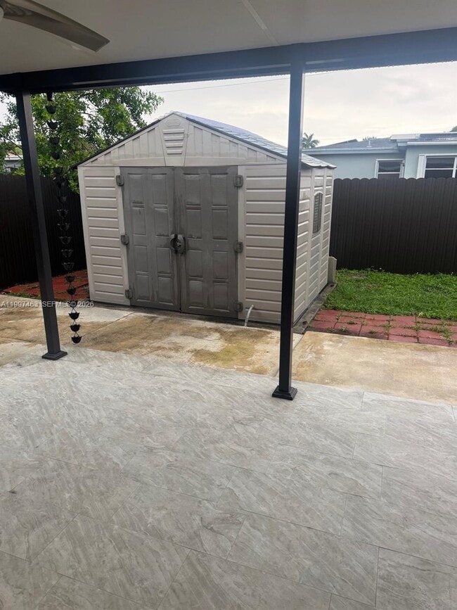 Building Photo - 7541 Miramar Pkwy