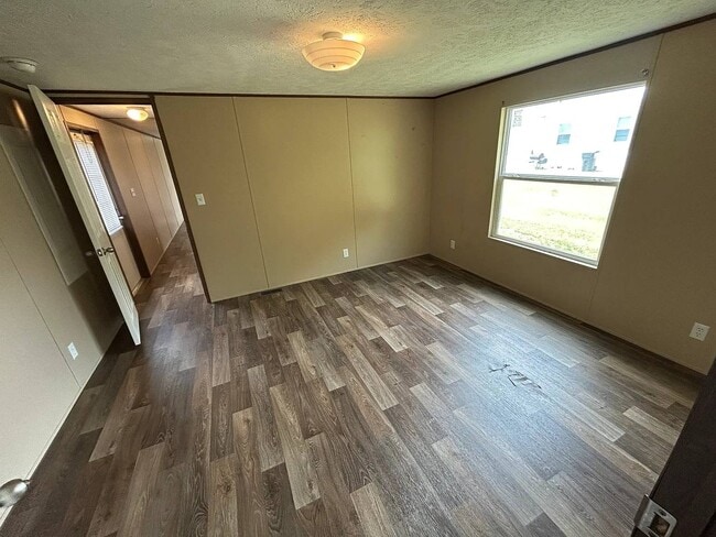 Building Photo - 1521 Bunnys Dr