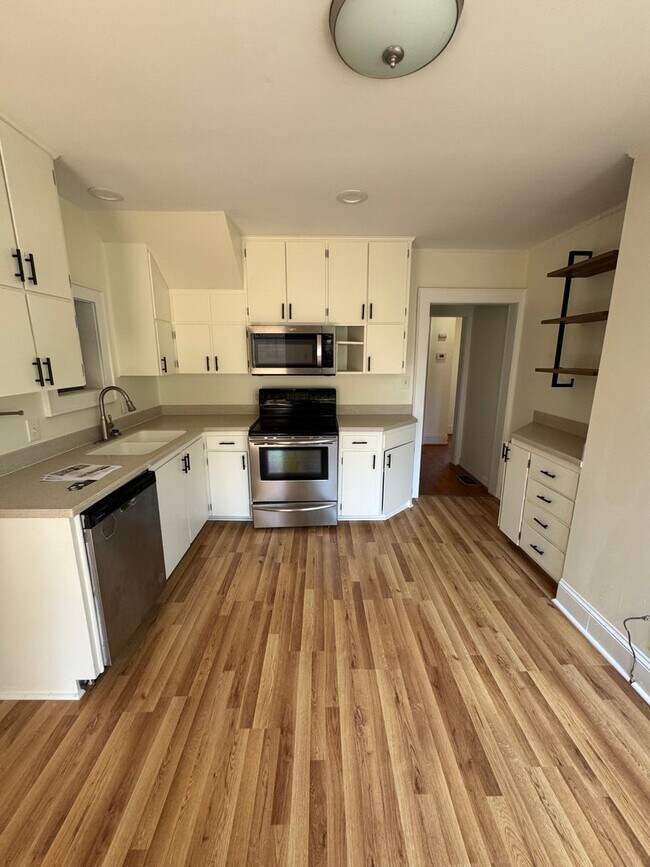 Building Photo - 207 Edgemont Ave