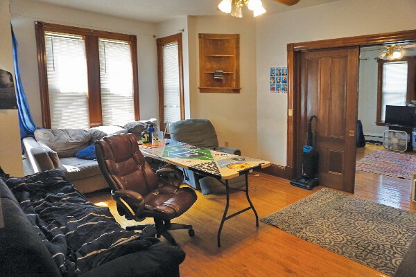Building Photo - 159 Brown St
