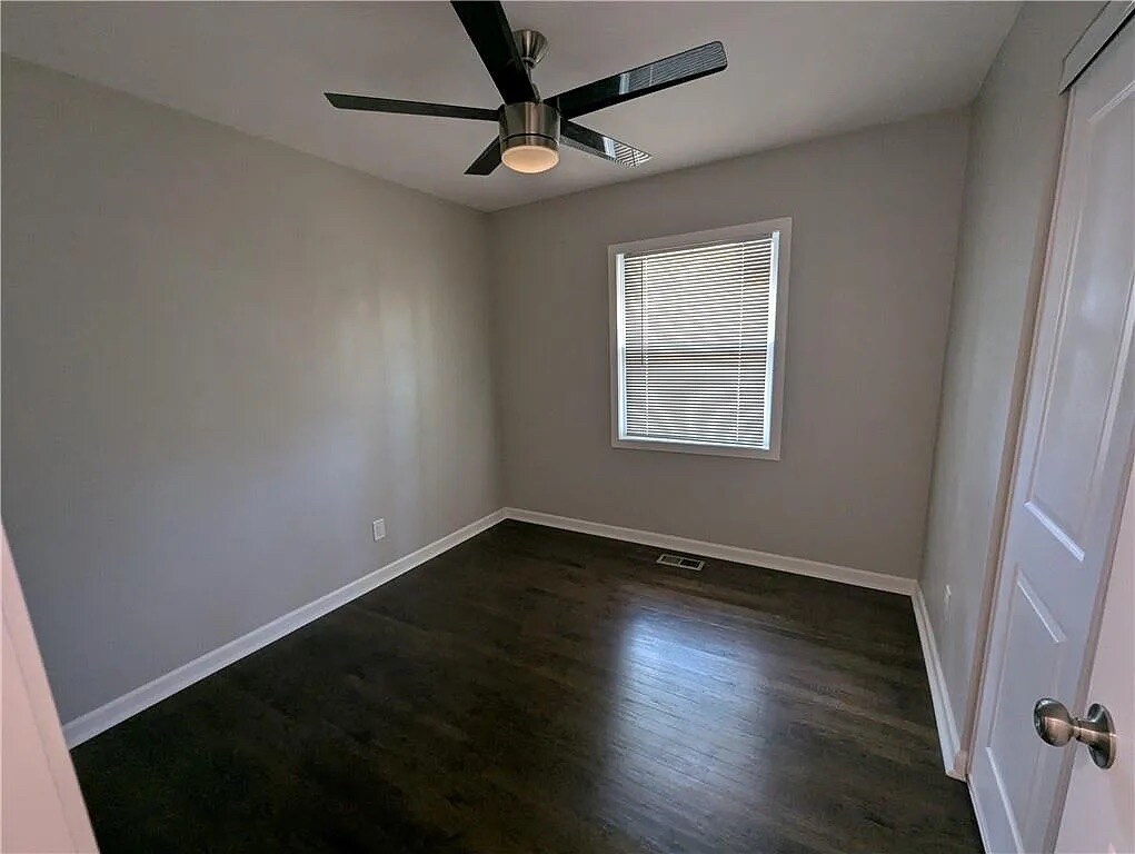 Building Photo - Room in House on Sheppard Dr