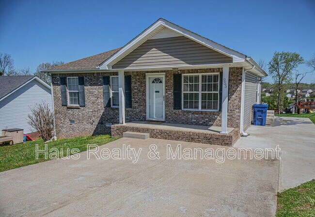 Building Photo - 955 Russet Dr