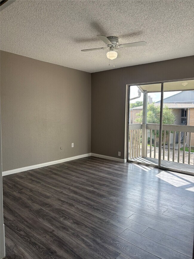 Building Photo - 260 El Dorado Blvd