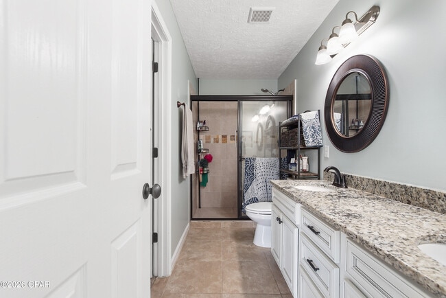 Building Photo - 2428 Causeway Manor Ct