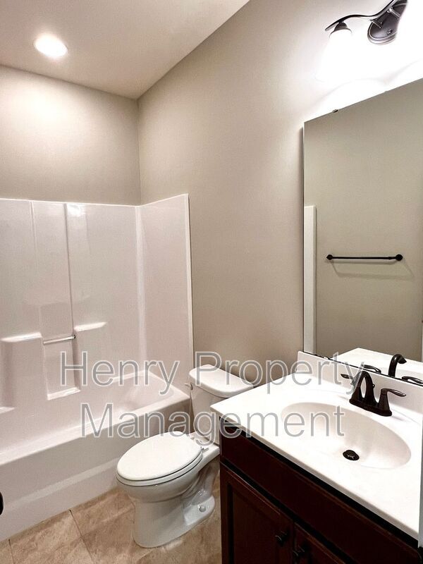Building Photo - 1413 Regents Ln