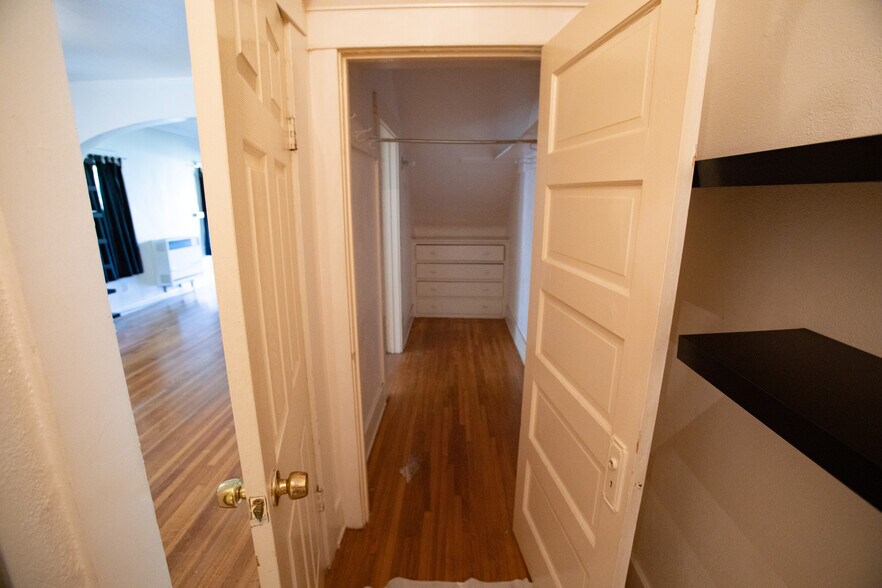 Building Photo - 1727 Winona Blvd