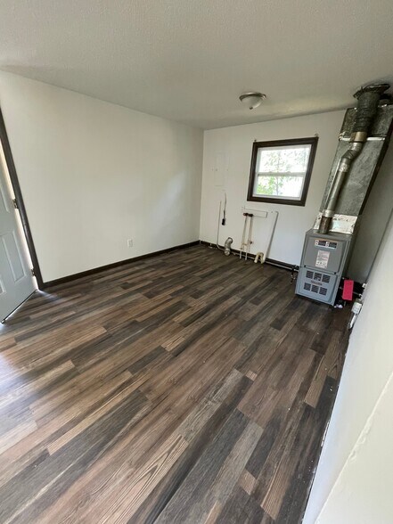 Building Photo - 331 W Kibby St