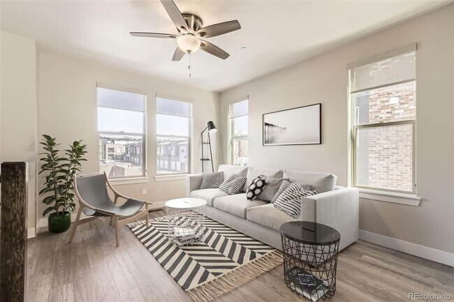 Building Photo - 2 bedroom townhome in Northfield Central Park Denver.