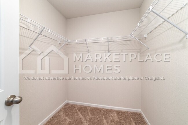 Building Photo - 3051 Cres Lk Ln