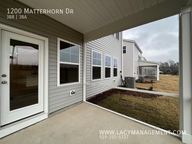 Building Photo - 1200 Matterhorn Dr