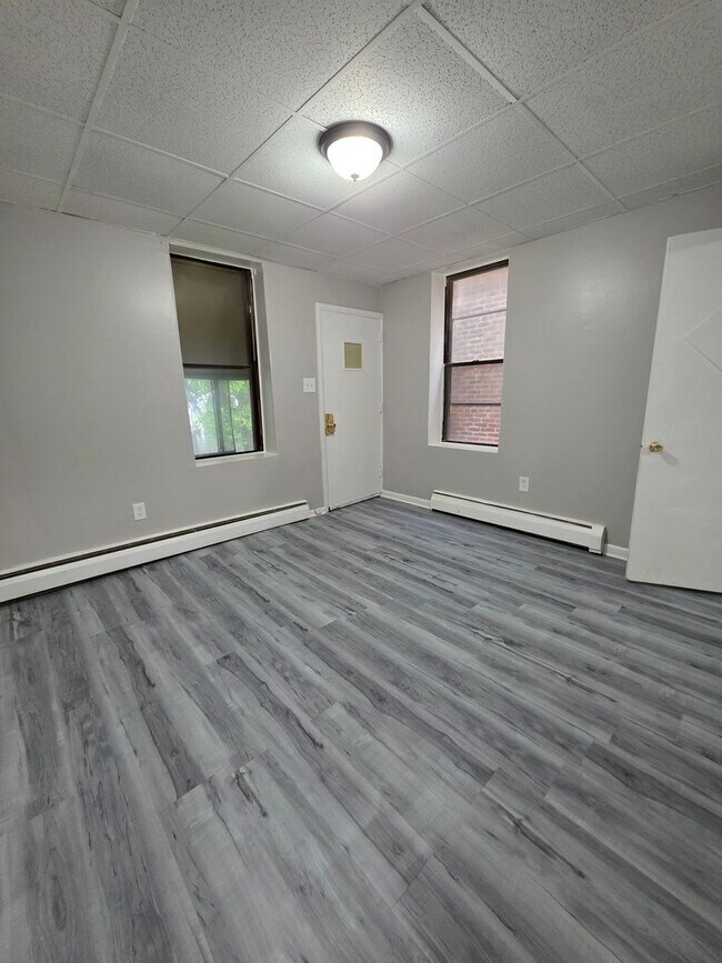 Building Photo - 2010 Edgmont Ave