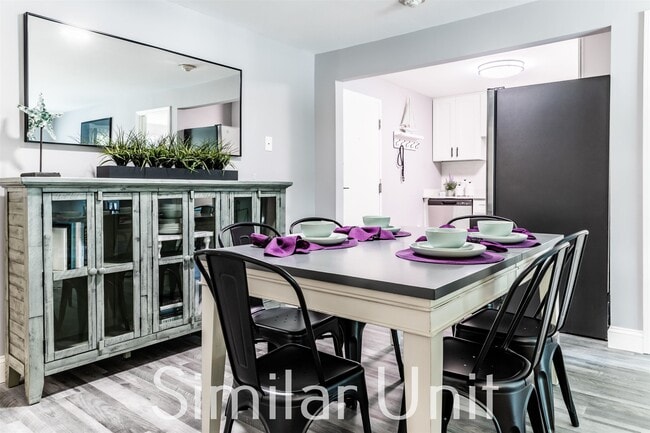 Building Photo - 8 Westgate Dr