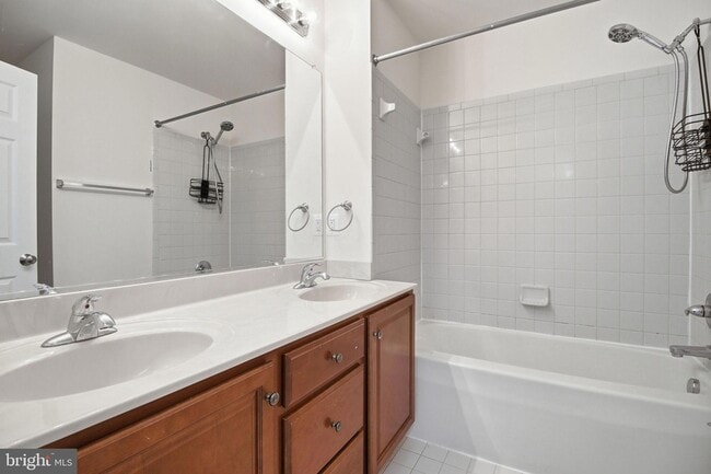 Building Photo - 950 Grouse Pointe Dr