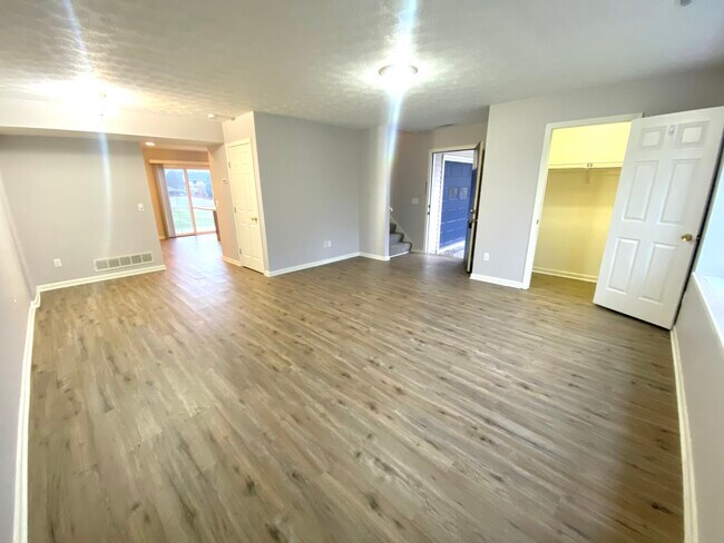 Building Photo - 328 Belle Ave SW