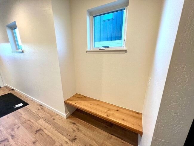 Building Photo - New, Pet Friendly, 2 bed 2 bath Townhouses!