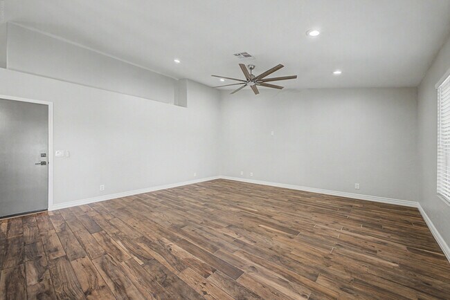 Building Photo - 2866 E Toledo Ct