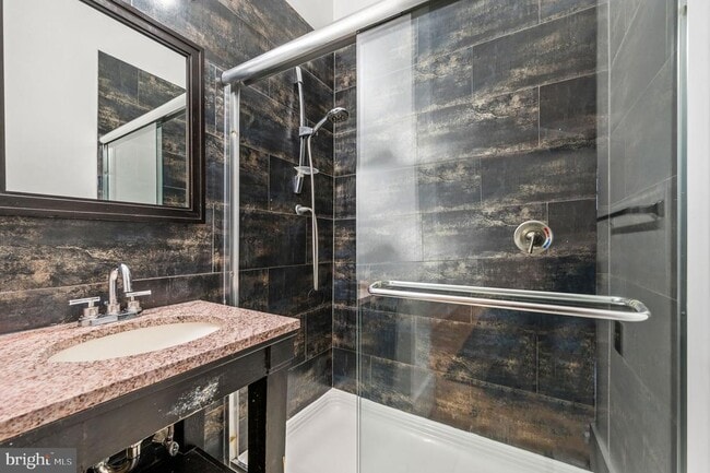 Building Photo - 1201 S 5th St