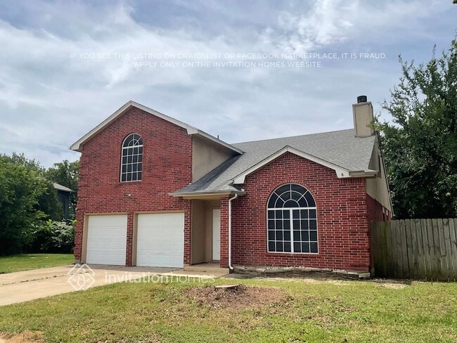 Building Photo - 823 Yellowstone Dr